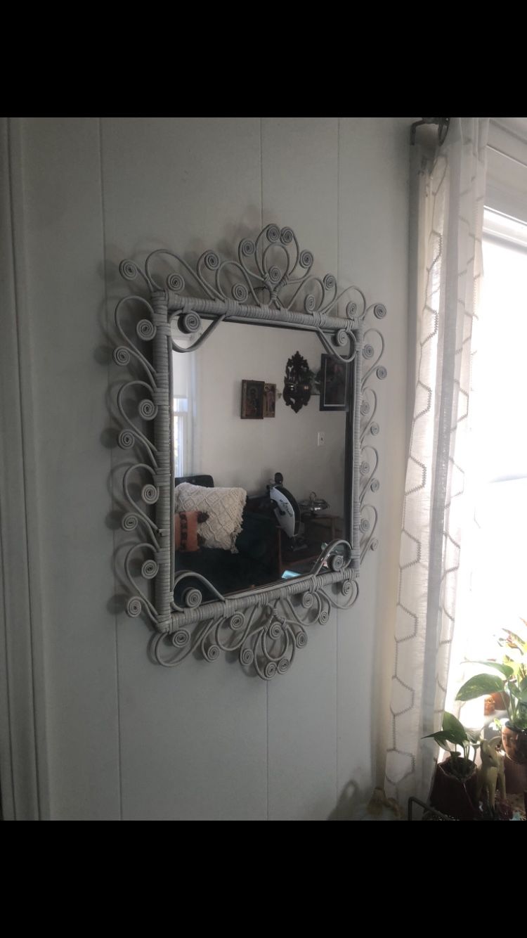 Vintage White Rattan Wicker Frame Mirror
