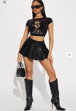 Pleated leather skirt