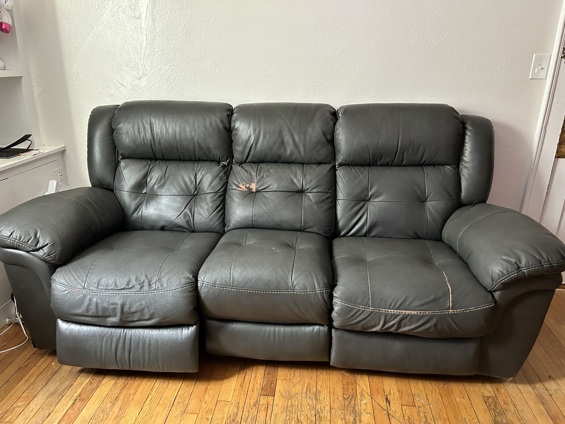 Bob’s Discount Furniture Gray Couch