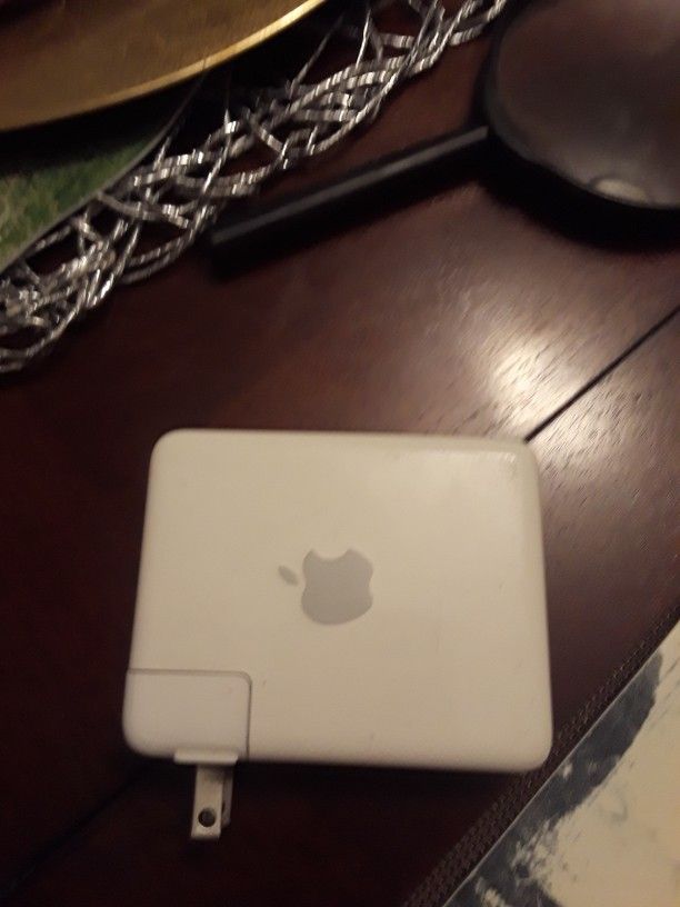 Apple Aierport Express Base A1084