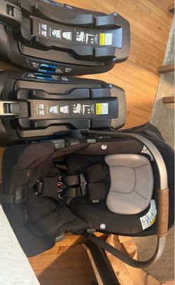 Nuna car seat and base