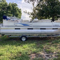 20 Foot Bennington Pontoon 