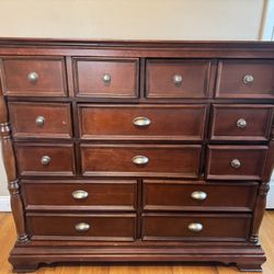 (12 Drawer) Dresser And Beveled Mirror Set