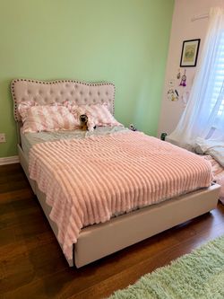 Lark Manor Alaysha Tufted Upholstered Storage Bed – [Queen] – Light Beige
