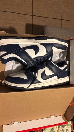 dark blue Nike dunks