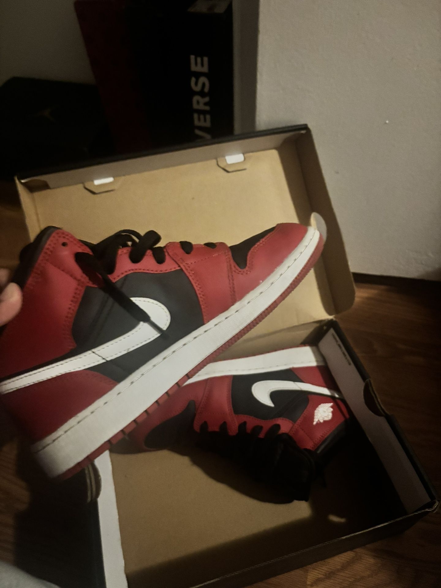 Jordan 1 mid 6Y