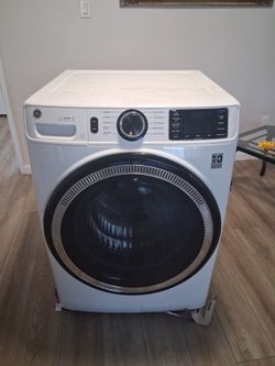 GE GFW550SSNWW 4.8 Cu Ft Front Load Washer - Excellent Condition