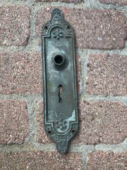 Door plate