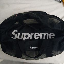 Supreme duffle bag