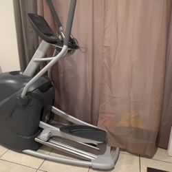 🔥 Octane Fitness Q35X Elliptical – Commercial Quality – Excellent Condition