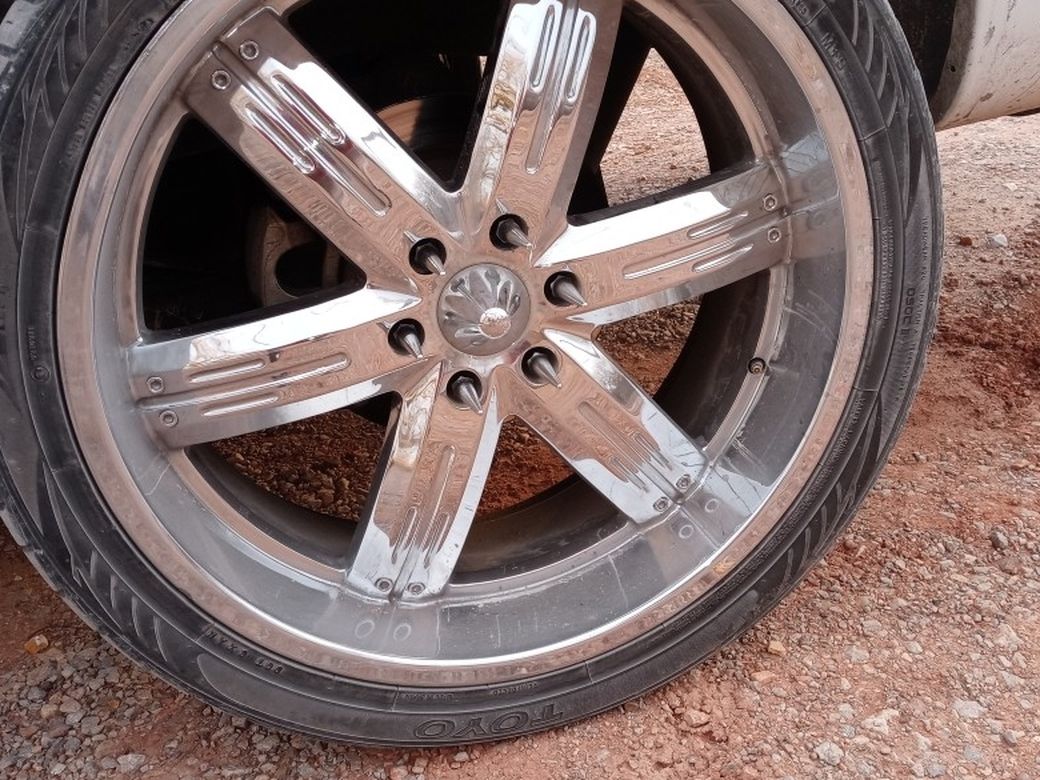 24 In Rim For Sale I Am Only Asking 700