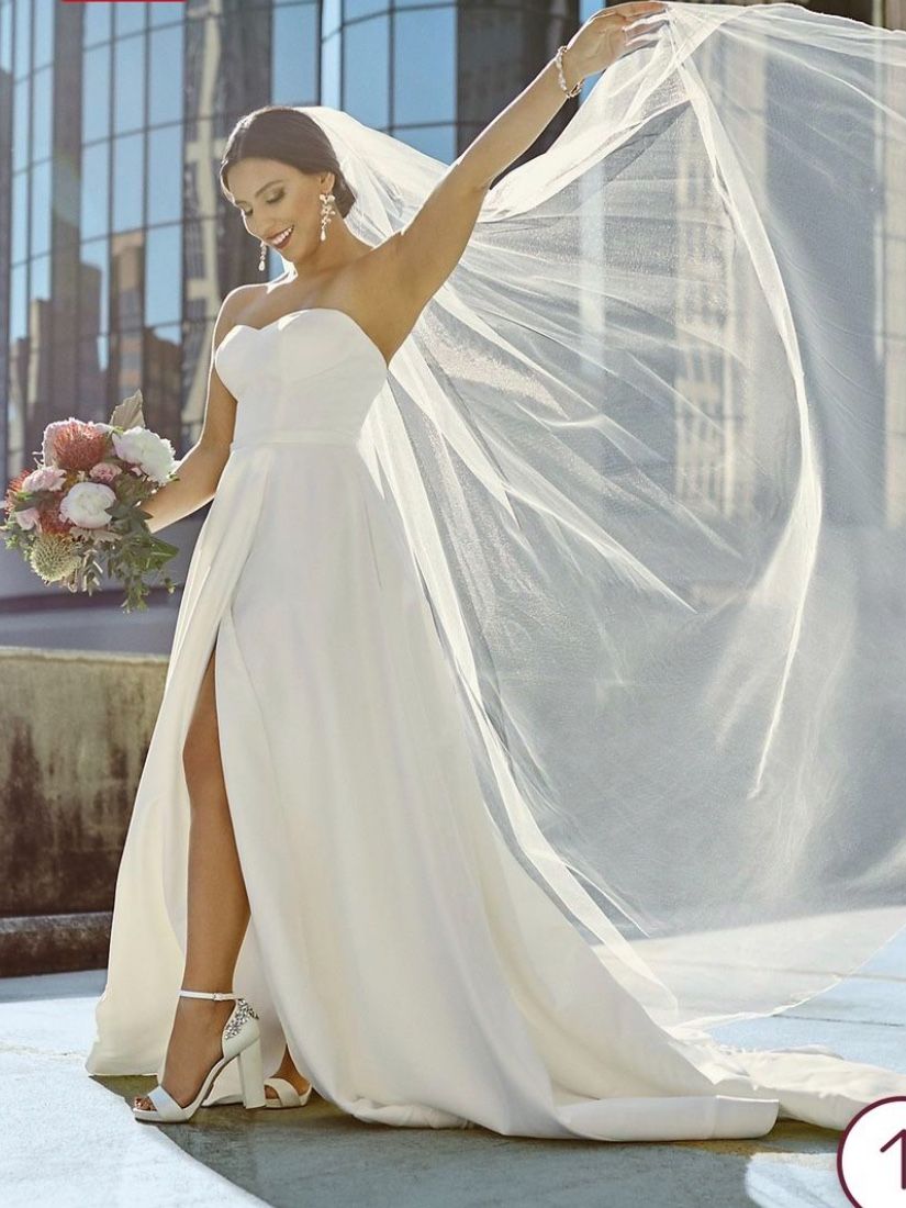 Brand New Unaltered, Beautiful Satin Wedding Gown Size 10