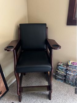 2 Captain Chairs