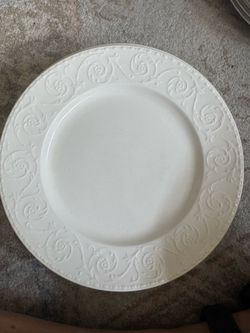 Mikasa Maxima Can01 Riviera China Plates (8 Qty) - Price for all 8