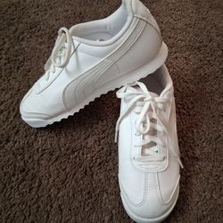 $25.! PUMA'S Children Size 3....