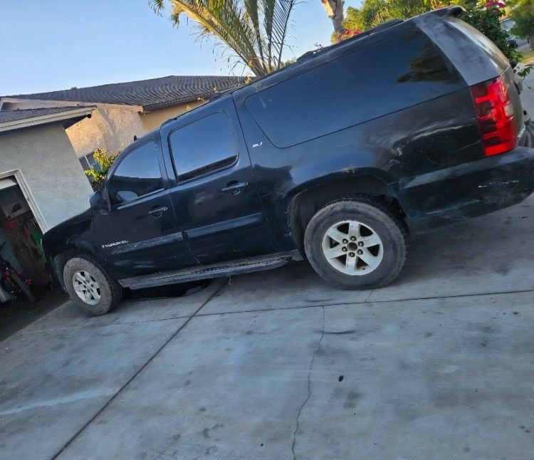 2007 Gmc Yukon For Parts