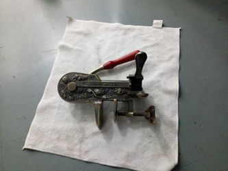 Roger Estate Grand Legacy Wine Opener