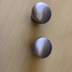  Brushed Nickel Knobs From  Top Knob)  I Have 100 Knobs From A Bery Nice Kitchen   Excellent Condition 