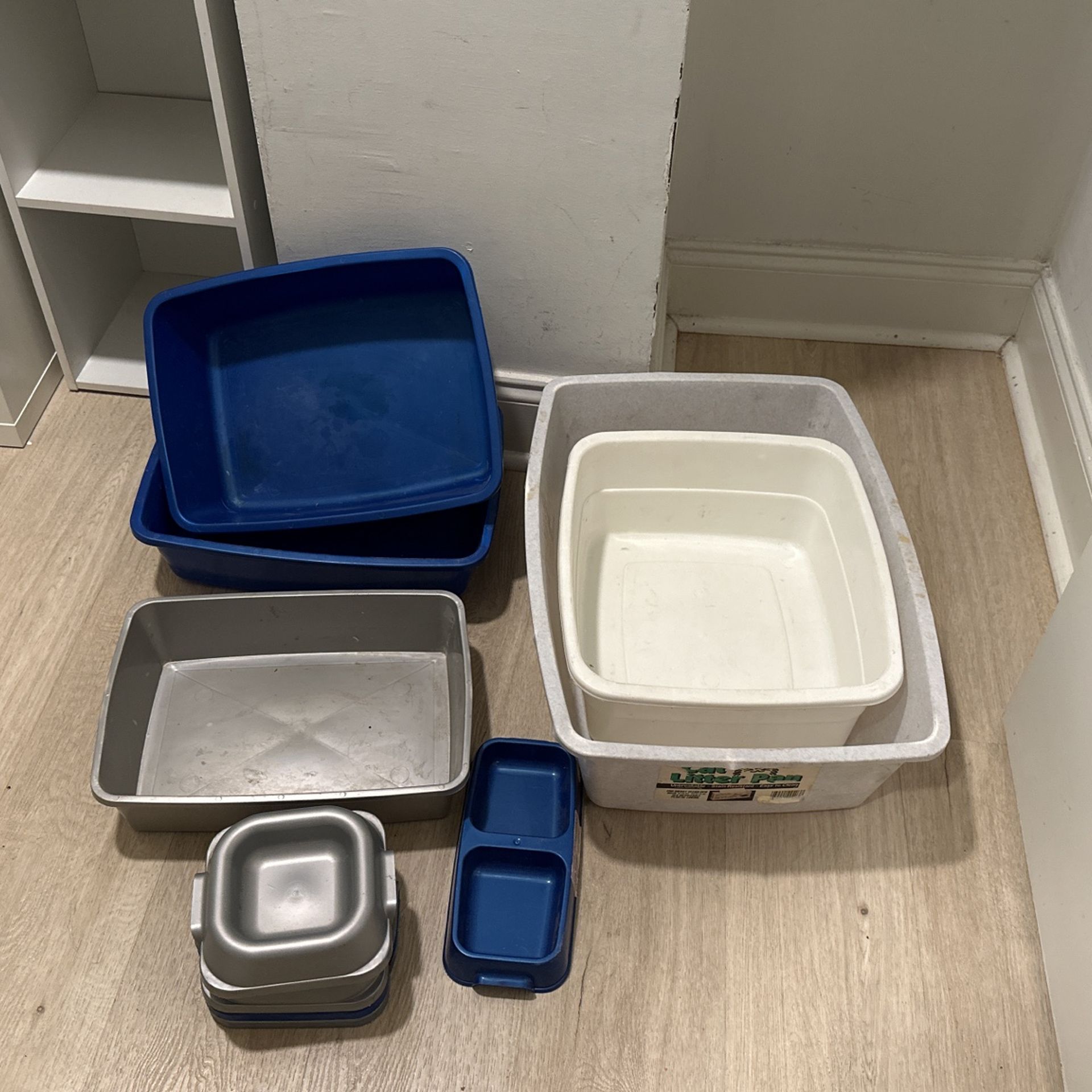Bet Bowls And Litter Boxes (assorted)
