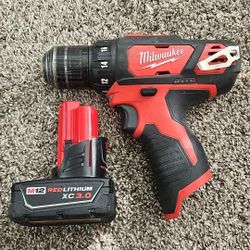 Milwaukee M12 Drill And Battery 