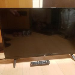 LG  HD 720p  LED TV  32''