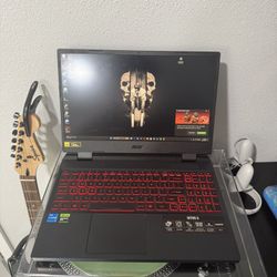 Acer Nitro V - I5/16gb/512gb/RTX3050