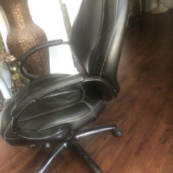 Large Confortable Leather Chair 