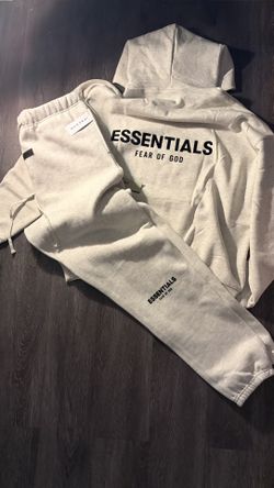 ESSENTIALS SET
