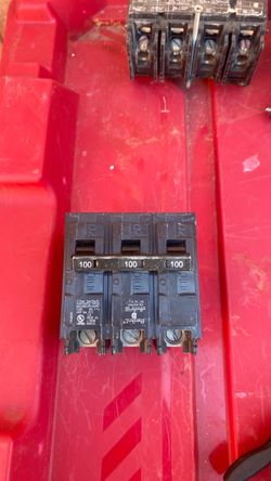 100 amps 3phase breaker