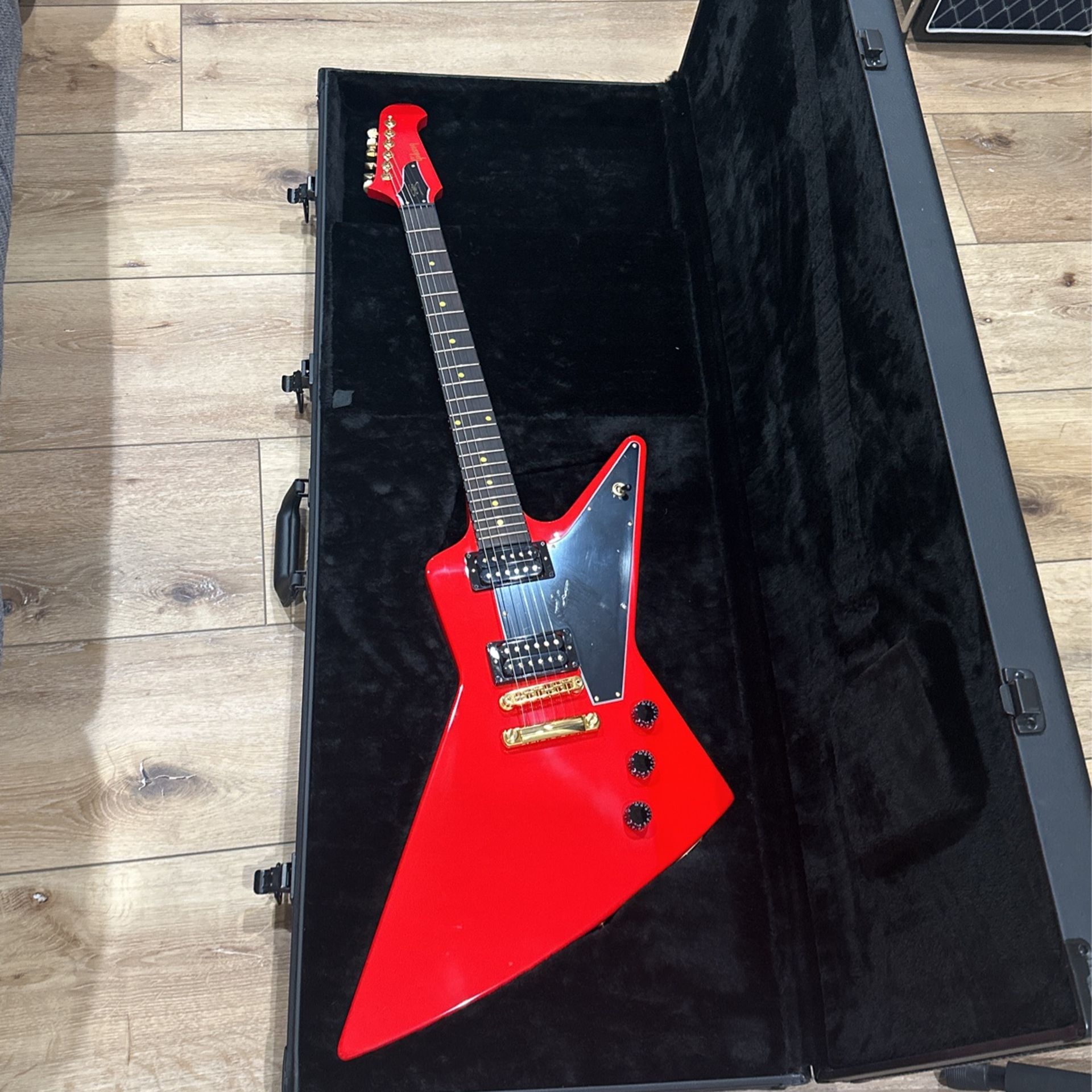 Gibson Explorer