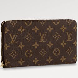 Authentic Louis Vuitton Large Zippy Organizer