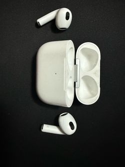 Apple AirPods with Charging Case gen 3