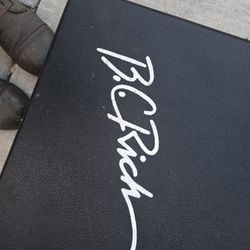 B.C. RICH GUITAR HARD CASE