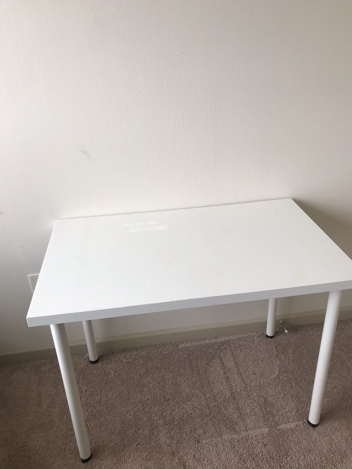 white linnmon desk