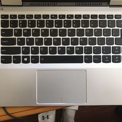 Lenovo Yoga 710-14IKB i5 8gb ram touchscreen