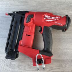 Milwaukee M18 FUEL 18-Volt Lithium-Ion Brushless Cordless Gen II 18-Gauge Brad Nailer (Tool-Only)