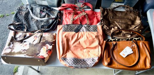 695-Piece Reseller Lot – Adult & Kids Apparel, Jean, Jean jackets,& Purses