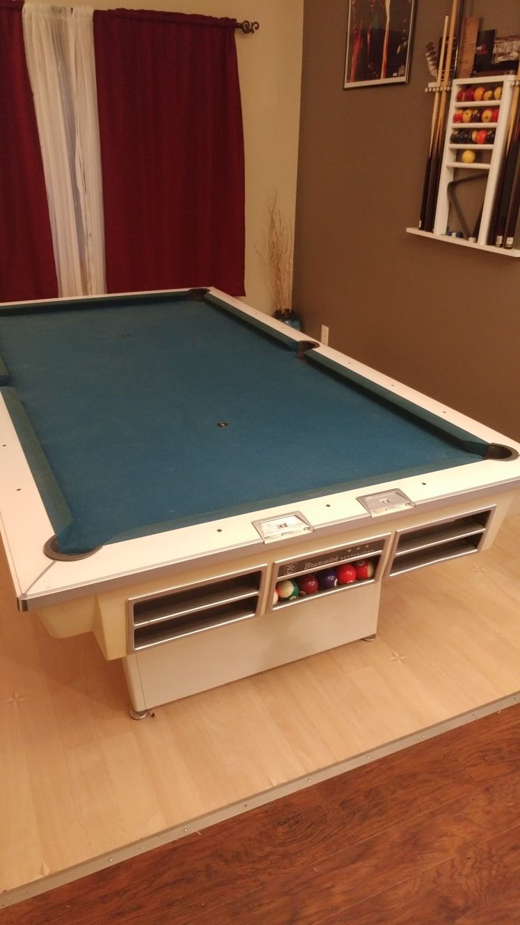 Vintage 1960's Brunswick Celebrity pool table for Sale in Bonney Lake, WA OfferUp