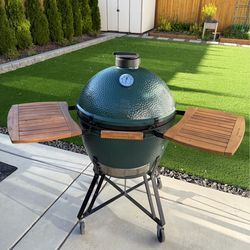 Big Green Egg XL w/ Premium Acacia Wood Shelves