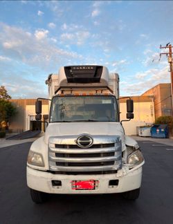2013 Hino 338 box truck reefer