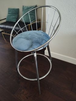 24" Barstools Set Of 3 ( One Assembled  & 2 New  Open Box 