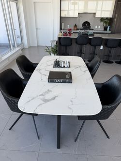 Marble Table And Chairs 