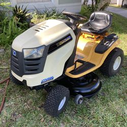 Good Working Cub Cadet Tractor 42 Inch Riding Lawn Mower