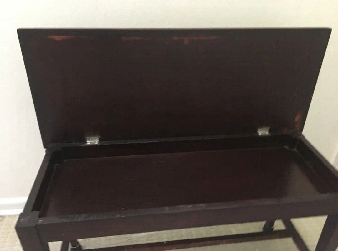 Solid Cherry Wood
Piano Bench
