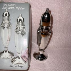 ART DECO SHAKER, NEW IN BOX 1 ONLY - $4 WM A ROGERS 