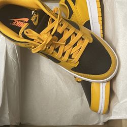 Nike Dunk Low “Goldenrod”