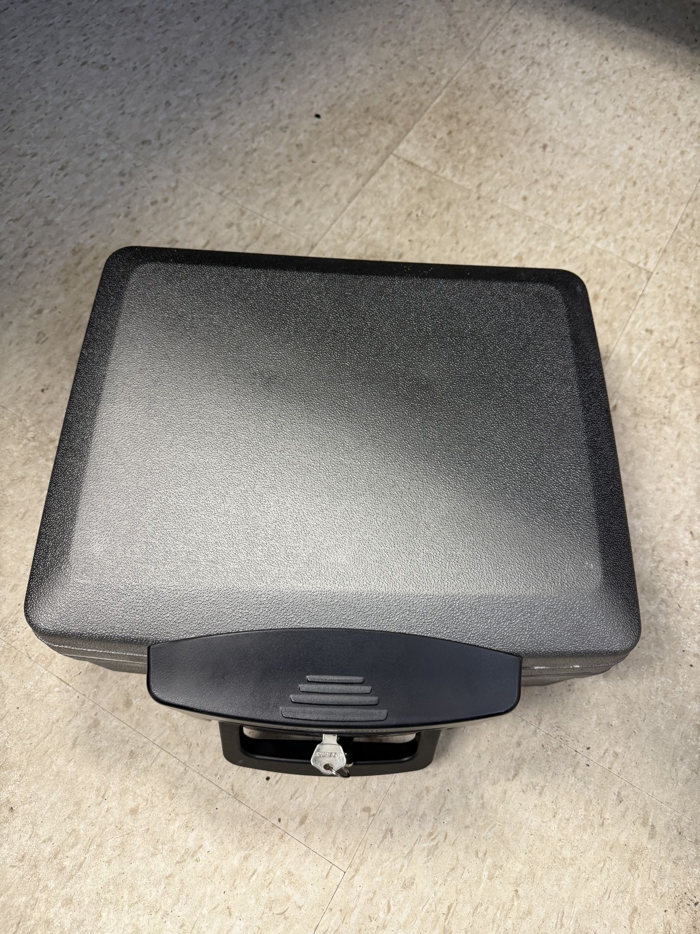 Sentry Safe Fire Box With Handle