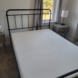Full Platform Bed with mattress - Metal Frame