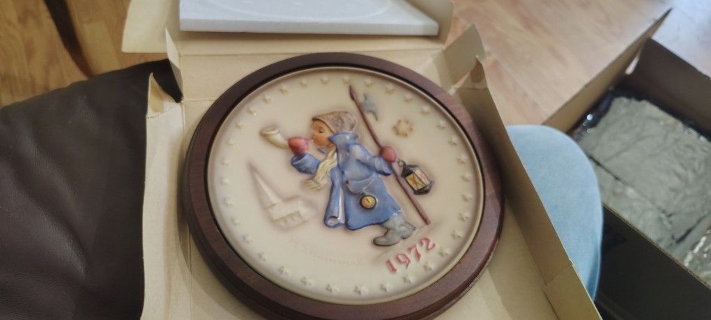 New Vintage Hummel Plate 1972