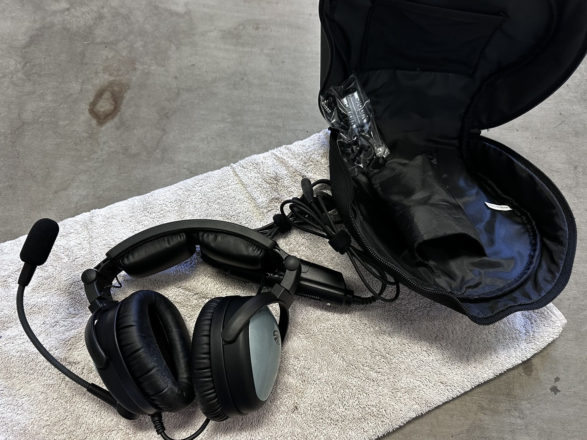 Lightspeed Aviation Headset
